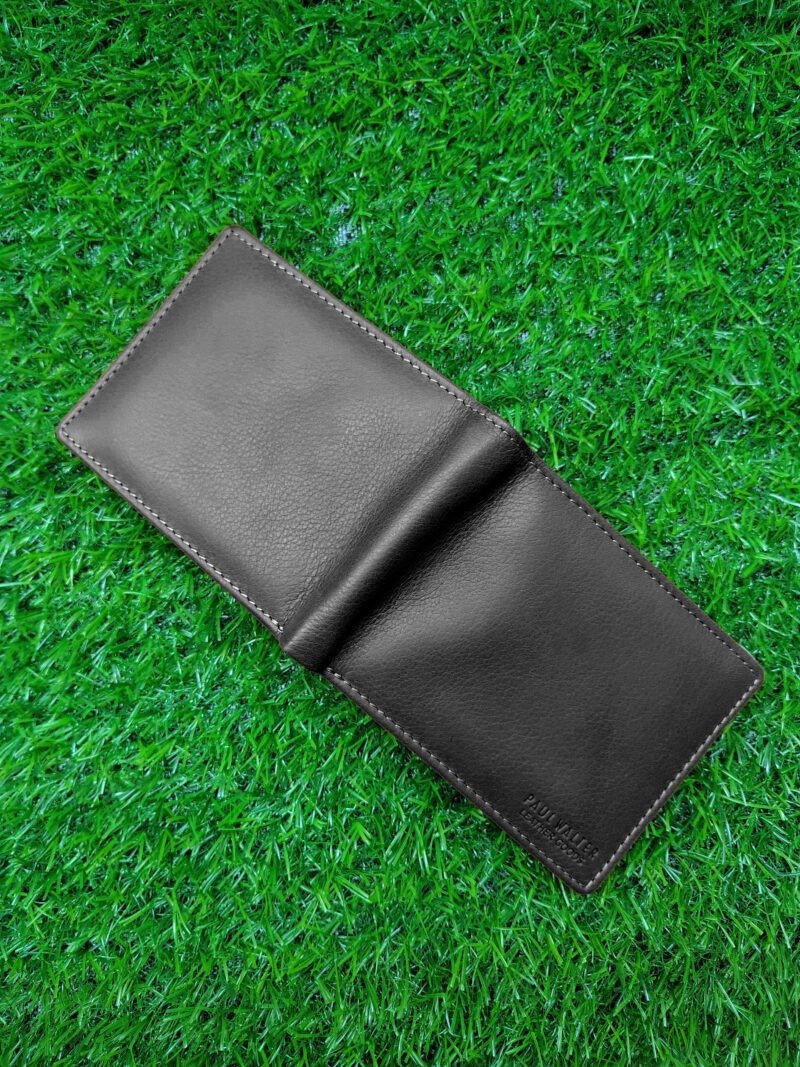 Bifold Wallet with Middle Zipper Pocket - Image 5