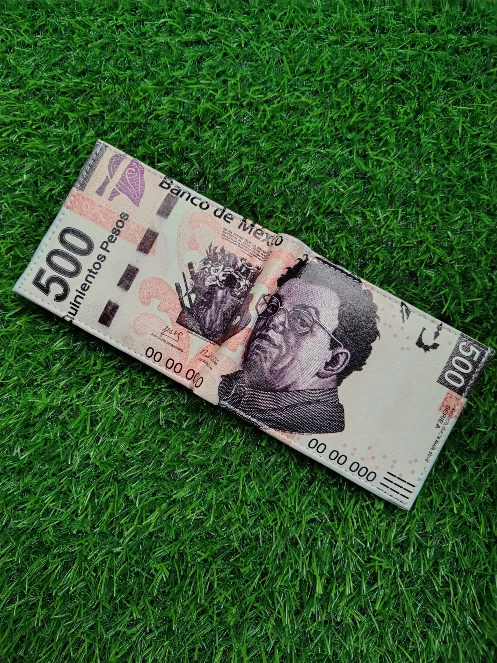 500 Mexican Pesos Print Bifold Wallet - Image 2
