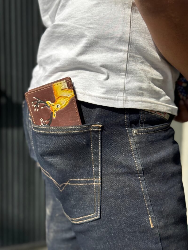Red Dear Embossed Vintage Bifold Wallet - Image 6